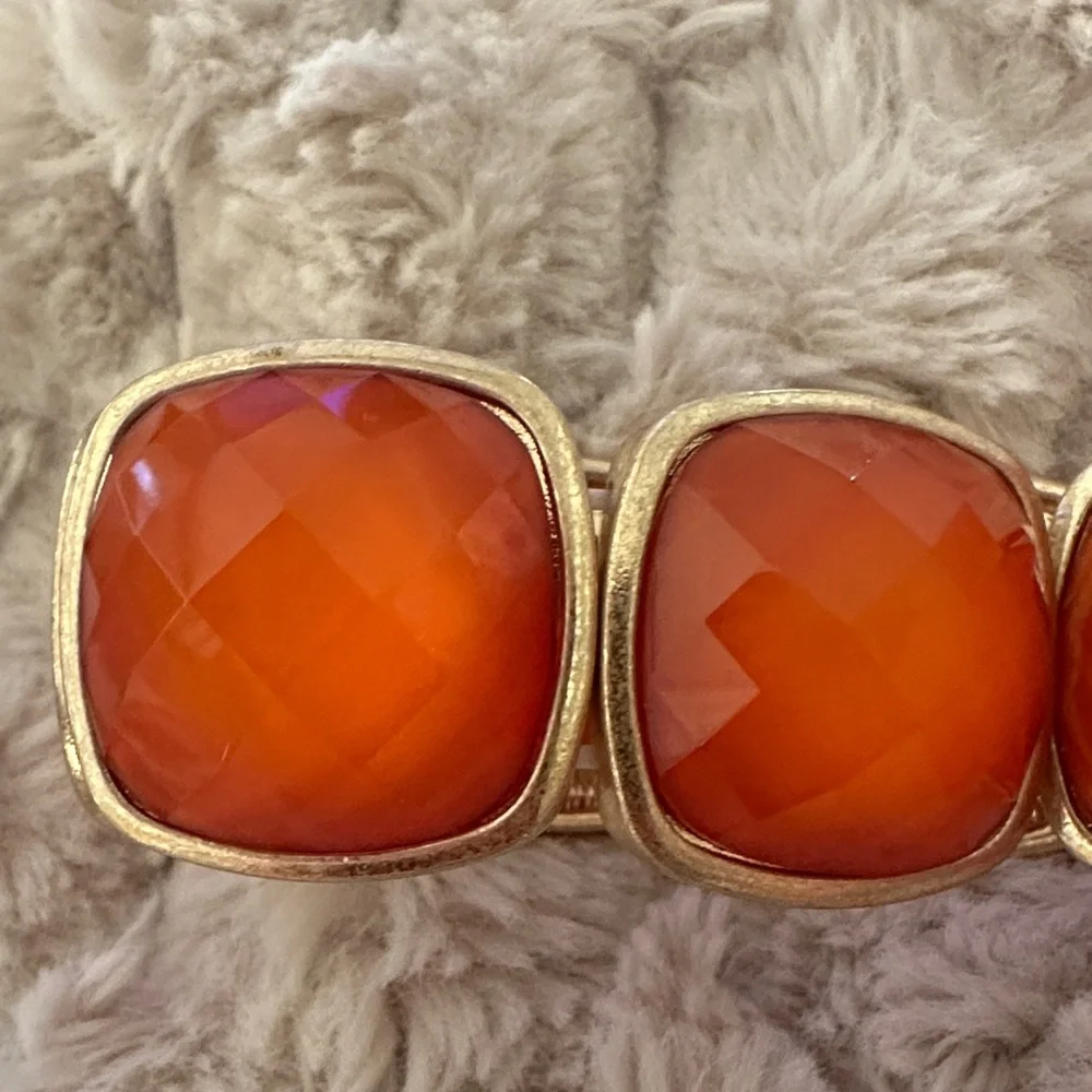 NWT Ann Taylor Vibrant Orange Adjustable Bracelet with Gold Accents! - Picture 4 of 4